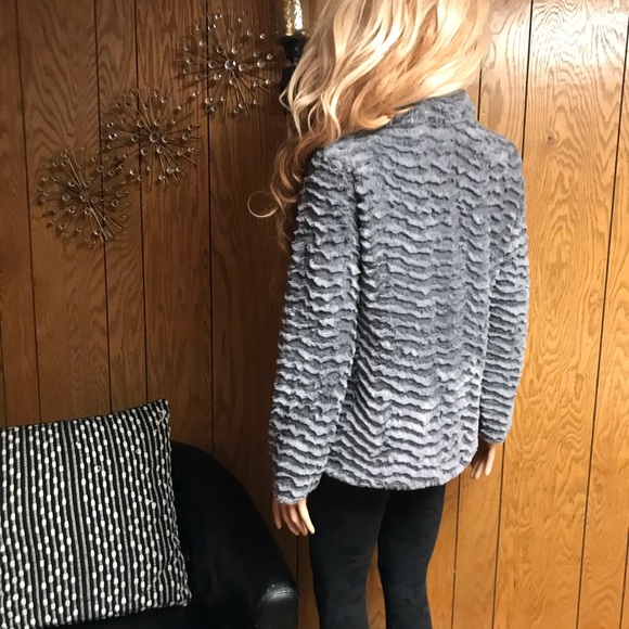 Patagonia" Pelage Gray Faux Fur Fleece Jacket - Picture 7 of 13